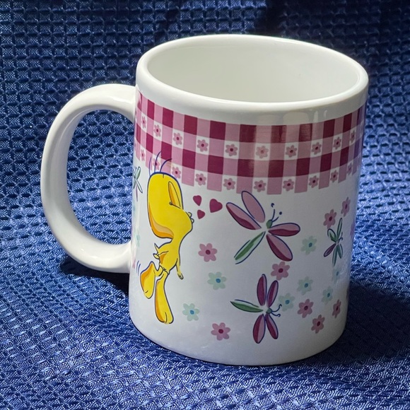 Tweety Looney Tunes Spring Kisses Mug - Picture 2 of 3